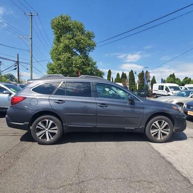 Gray 2018 Subaru Outback 3.6R Limited