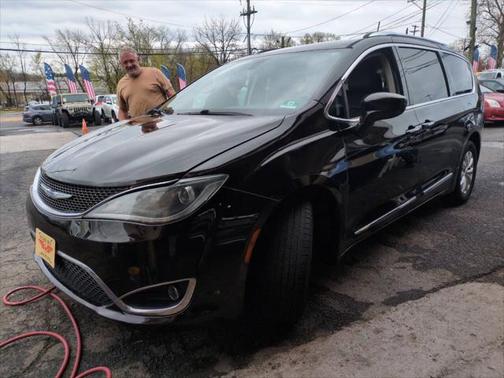 2018 Chrysler Pacifica Touring-L