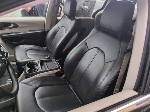 2018 Chrysler Pacifica Touring-L