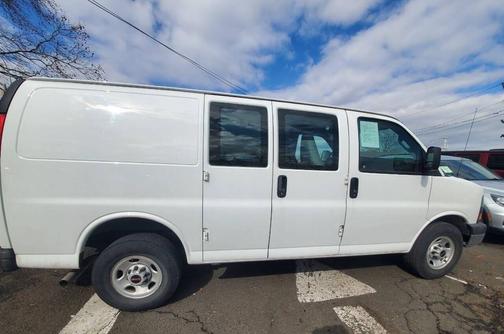 2024 GMC Savana 2500 Work Van