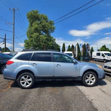 Ice Silver Metallic 2013 Subaru Outback 2.5i Premium