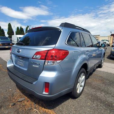 Ice Silver Metallic 2013 Subaru Outback 2.5i Premium