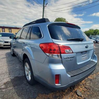 Ice Silver Metallic 2013 Subaru Outback 2.5i Premium