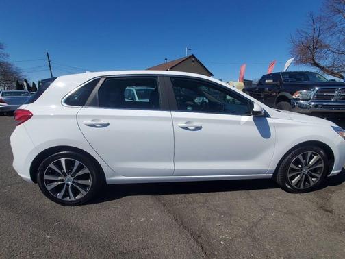 2020 Hyundai Elantra GT Base