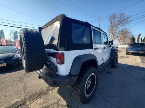 Bright White Clear Coat 2017 Jeep Wrangler Unlimited Rubicon