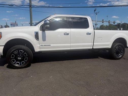 White 2019 Ford F-250 Platinum