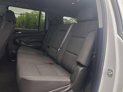 2016 Chevrolet Suburban LS