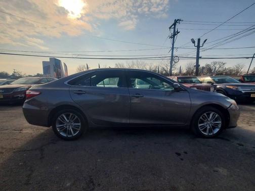 2016 Toyota Camry SE w/Special Edition Pkg