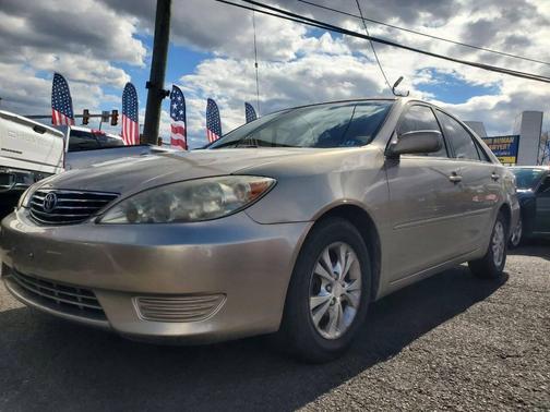 2005 Toyota Camry LE V6