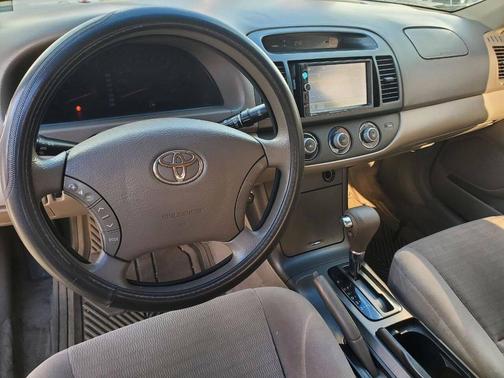 2005 Toyota Camry LE V6
