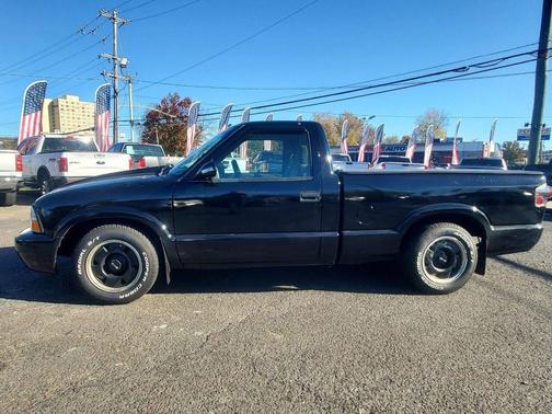 1998 GMC Sonoma SLS Sport 2dr Standard Cab LB