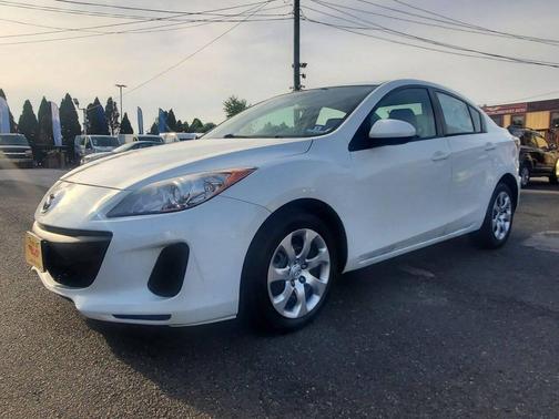2013 Mazda Mazda3 i Sport