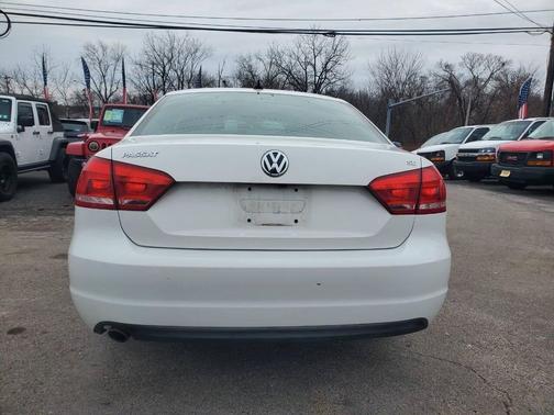 2014 Volkswagen Passat 2.5L SE PZEV 4dr Sedan 6A