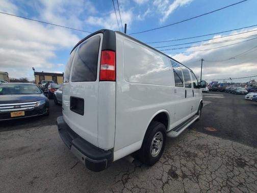 Summit White 2022 Chevrolet Express 2500 RWD 2500 Regular Wheelbase WT