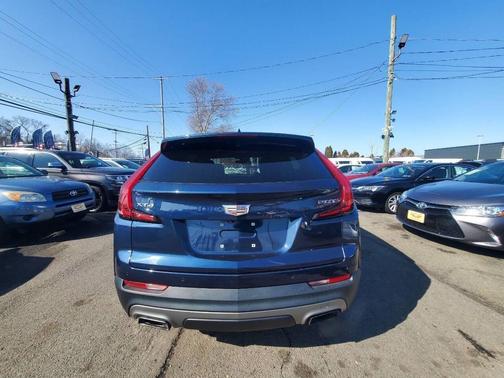 2019 Cadillac XT4 Premium Luxury