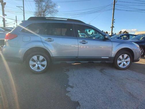 2010 Subaru Outback 2.5 i Limited