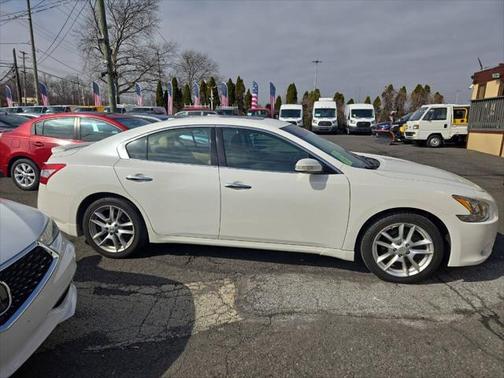 2010 Nissan Maxima SV