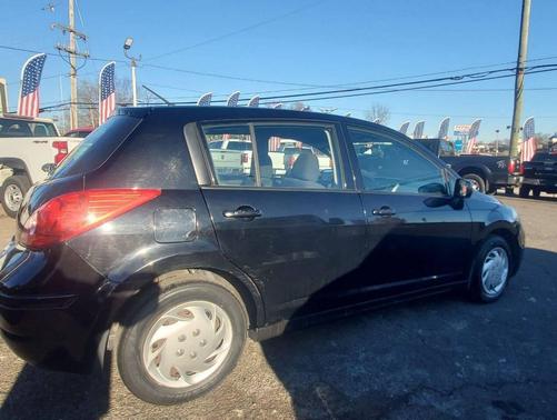 2009 Nissan Versa 1.8 S