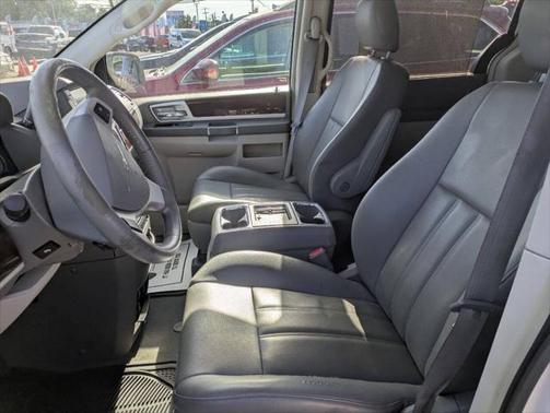 2010 Chrysler Town & Country Touring
