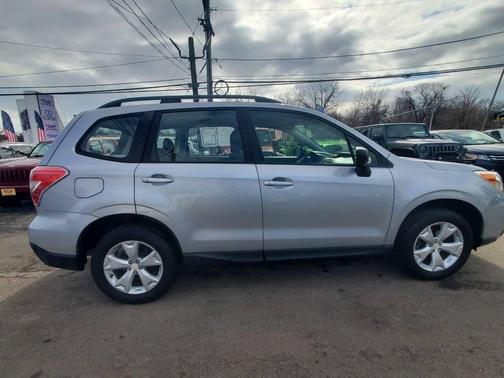 2016 Subaru Forester 2.5i