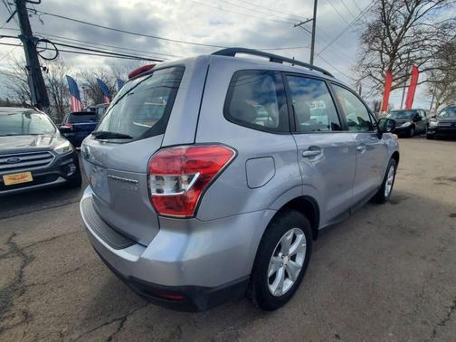 2016 Subaru Forester 2.5i