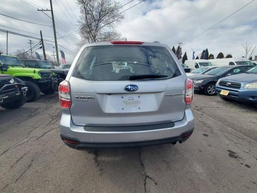 2016 Subaru Forester 2.5i