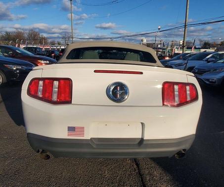 2011 Ford Mustang V6 Premium