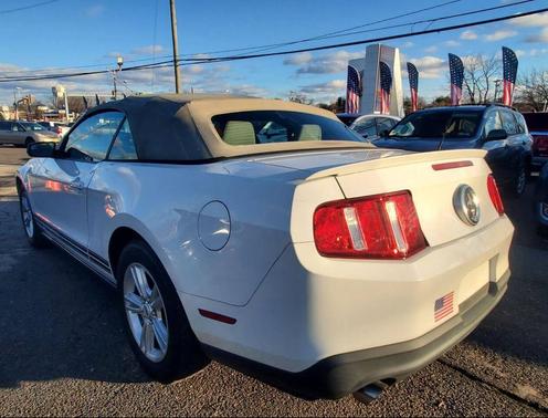 2011 Ford Mustang V6 Premium