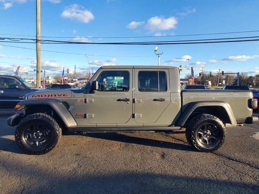 2021 Jeep Gladiator Mojave 4x4 4dr Crew Cab 5.0 ft. SB