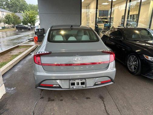 2022 Hyundai SONATA SE