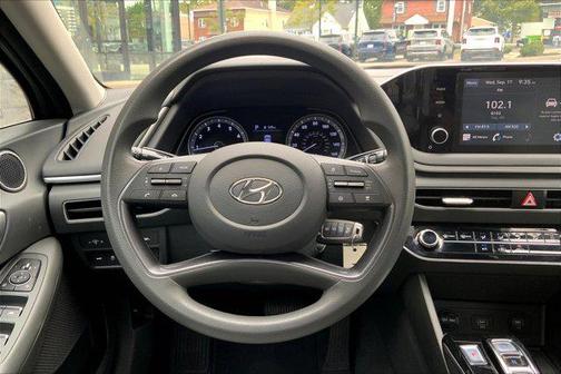 2022 Hyundai SONATA SE