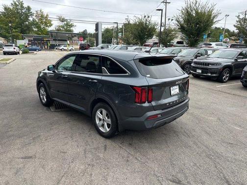2022 Kia Sorento LX