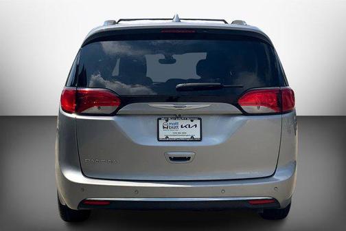 2018 Chrysler Pacifica Touring-L