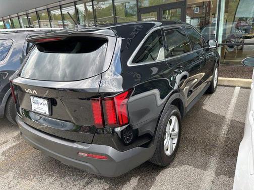 2023 Kia Sorento LX