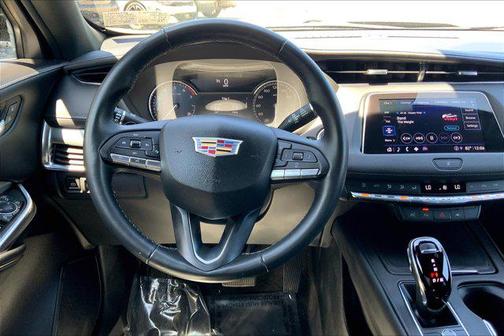 2022 Cadillac XT4 Premium Luxury