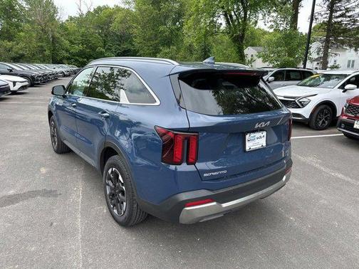 2024 Kia Sorento S