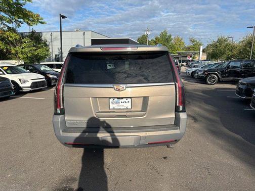 2017 Cadillac Escalade Luxury
