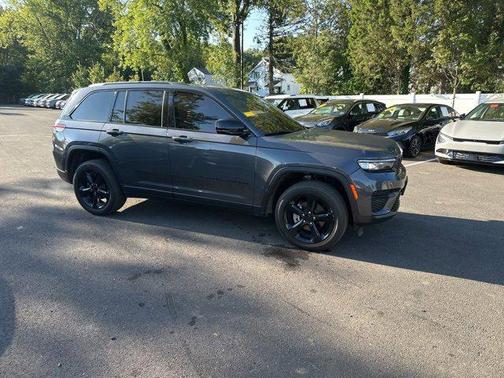 2023 Jeep Grand Cherokee Altitude