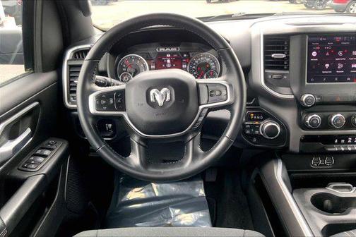 Diamond Black Crystal Pearlcoat 2022 RAM 1500 Big Horn/Lone Star