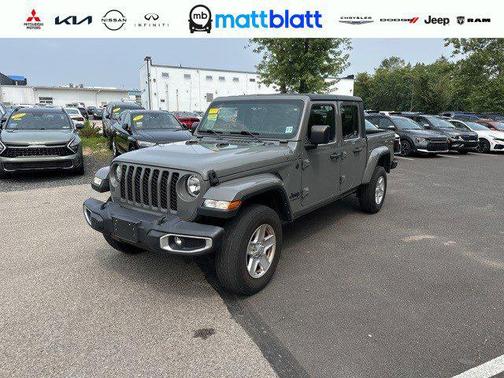 2022 Jeep Gladiator Sport S
