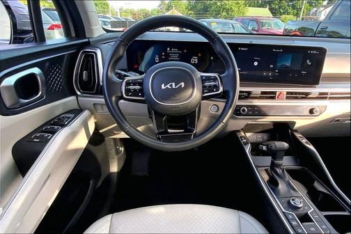 Wolf Gray 2025 Kia Sorento S