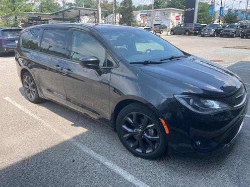 2018 Chrysler Pacifica Touring Plus