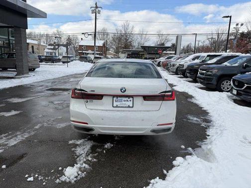 2021 BMW 750 i xDrive