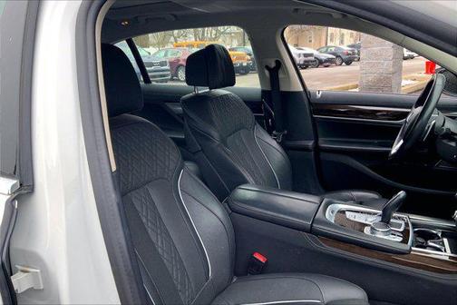 2021 BMW 750 i xDrive