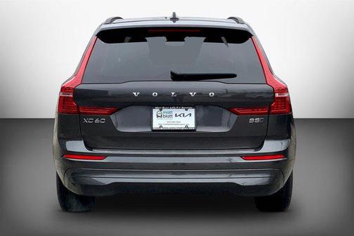 2022 Volvo XC60 Momentum