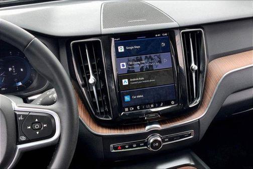 2022 Volvo XC60 Momentum