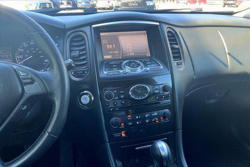 2016 INFINITI QX50 Base