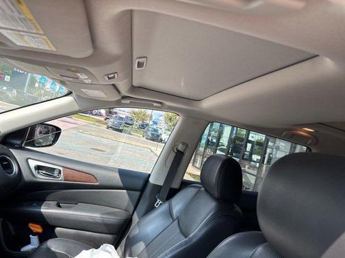 2017 Nissan Pathfinder Platinum