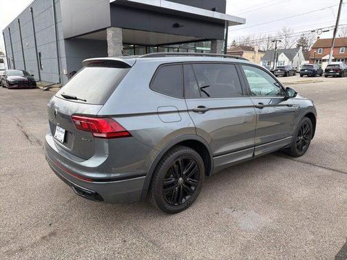 2022 Volkswagen Tiguan 2.0T SE R-Line Black 4MOTION
