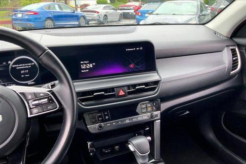 Snow White Pearl 2024 Kia Seltos EX